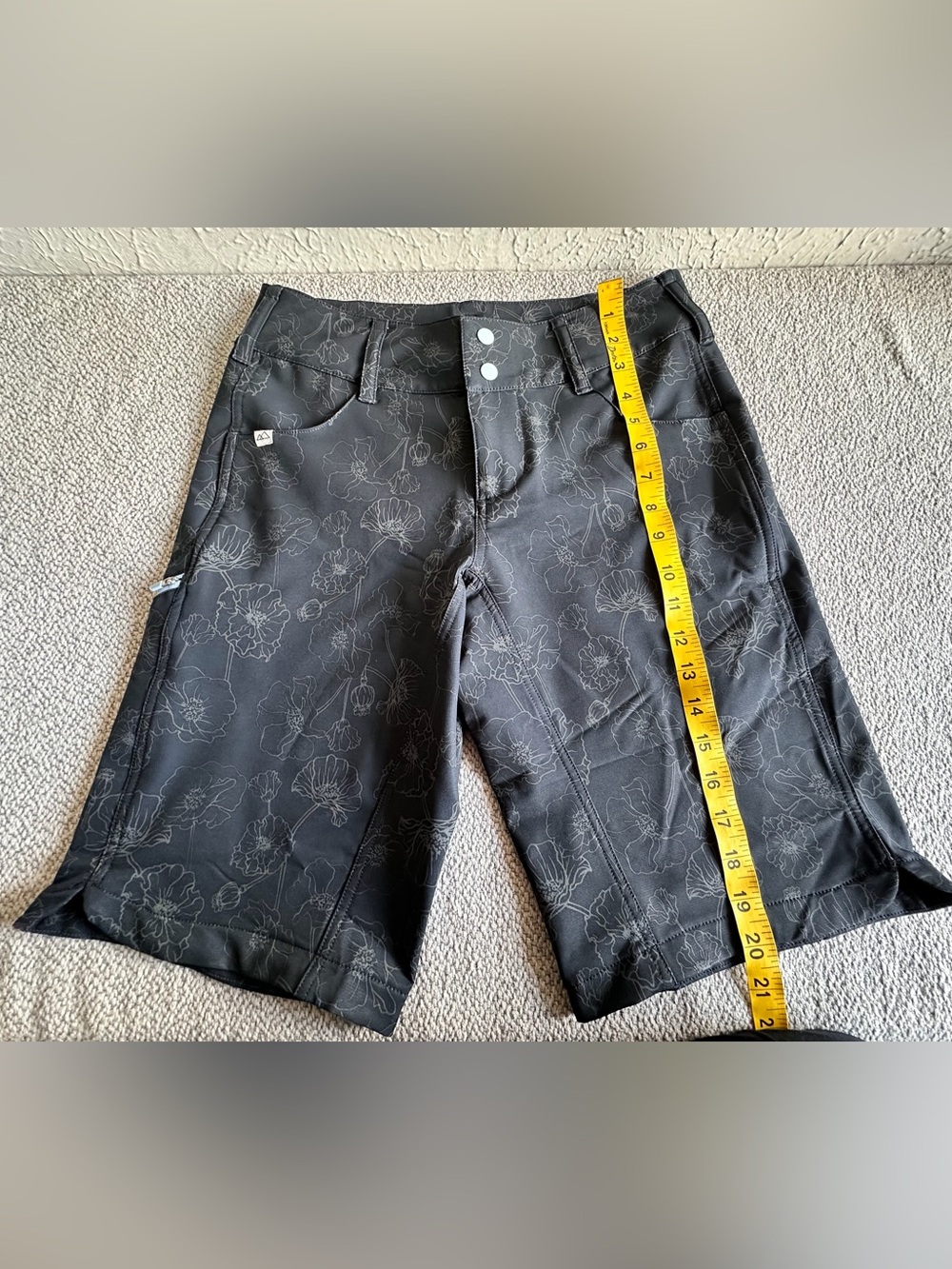 Wild Rye Freel MTB Bike Shorts Women's 6 Lotus
Greyscale Floral 12 - Picture 4 of 16
